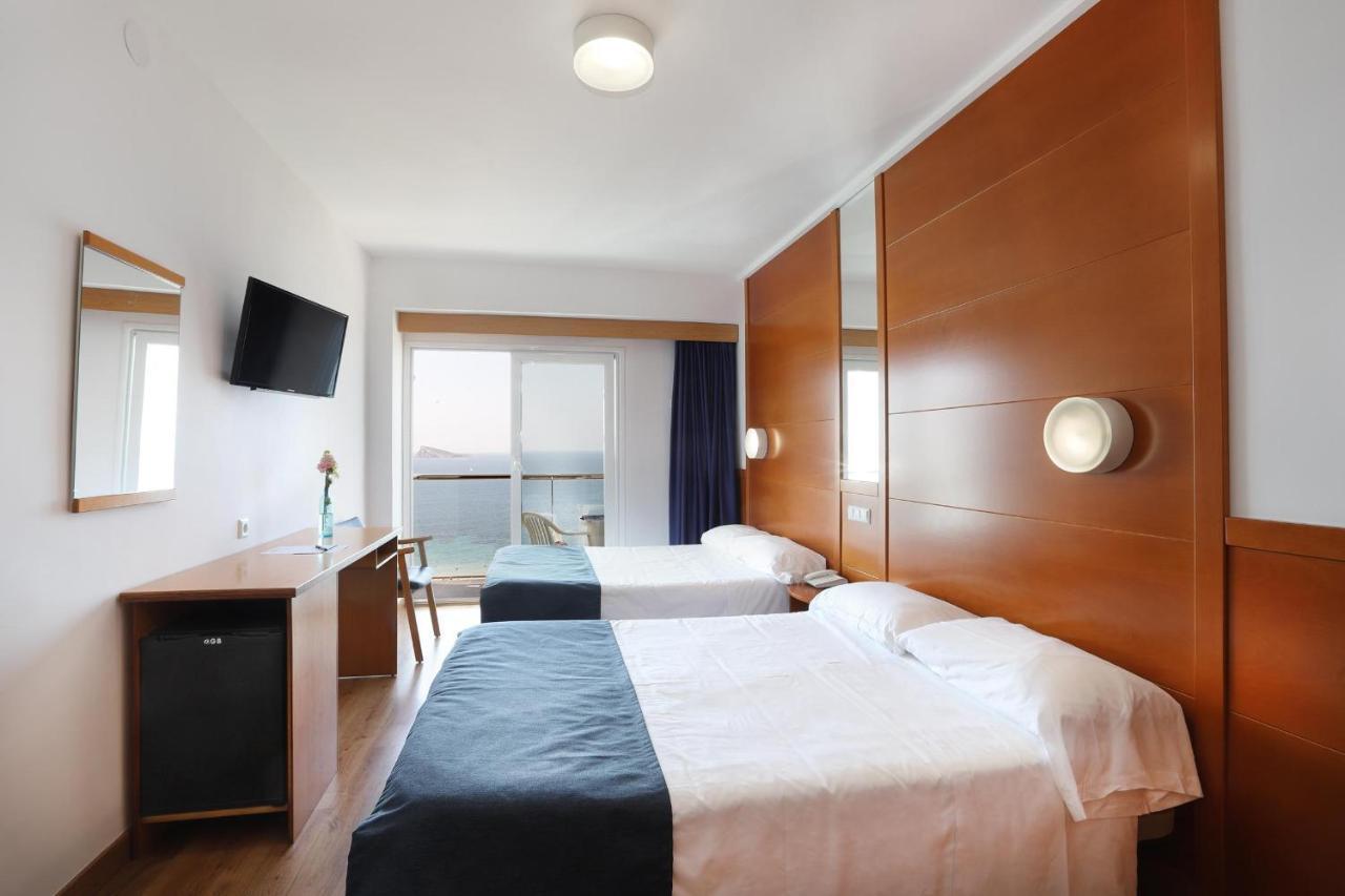 Double or Twin Room Sea View
